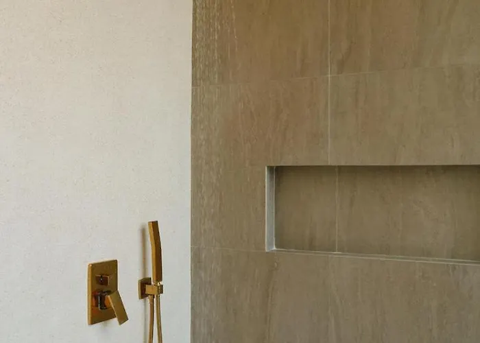 Mia Modern Tropical 2br In Pererenan ヴィラ チャングー