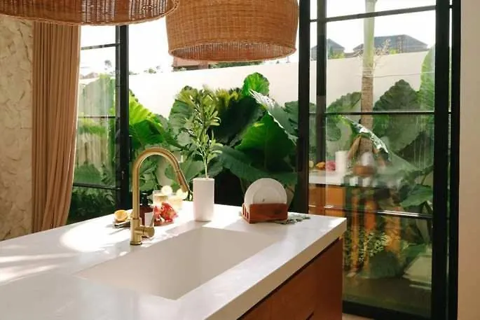 Mia Modern Tropical 2br In Pererenan * チャングー