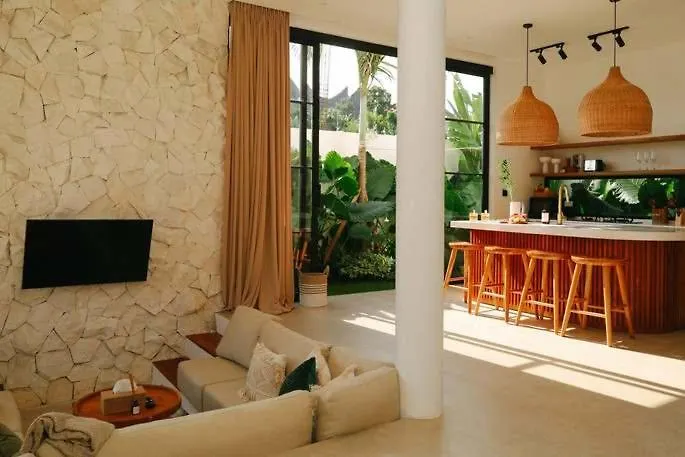 Mia Modern Tropical 2br In Pererenan Villa