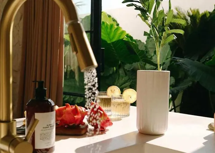 Mia Modern Tropical 2br In Pererenan Villa