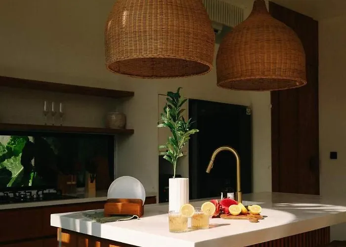 Mia Modern Tropical 2br In Pererenan Canggu (Bali)